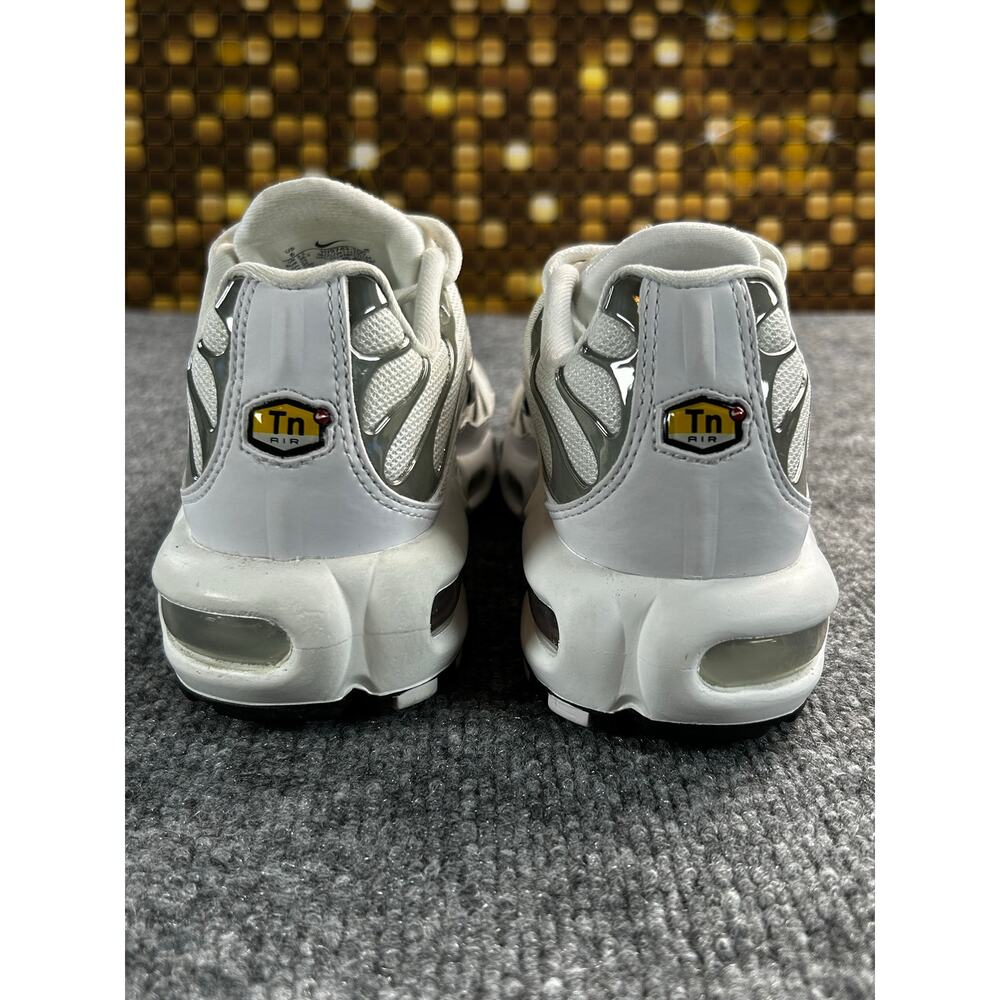 Nike Air Max Plus TN Women's 6 White Gray Black Running Shoes - Picture 4 of 12